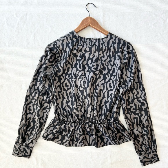 Aritzia Talula Silk Blouse - Picture 8 of 10